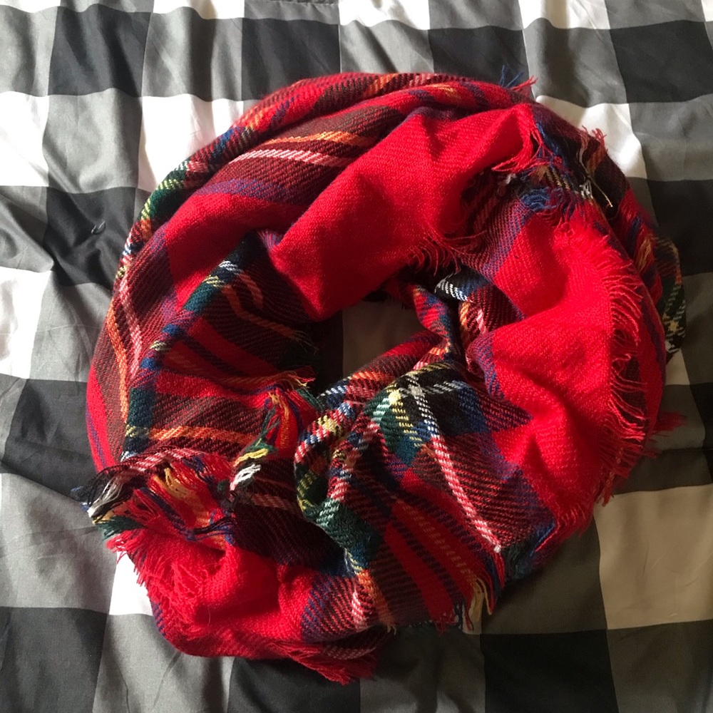 $65 SERRA Red IRISH PLAID Blanket Shawl Fringe Buffalo Scarf - Picture 5 of 16
